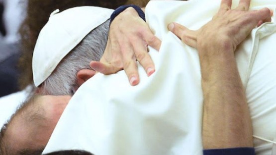 Papa Francesco: vera ricchezza della Chiesa sono i poveri, non i soldi
